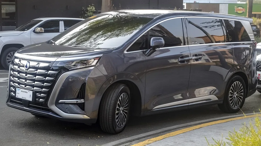Rental Mobil Denza D9 VIP Executive Suite Bandung